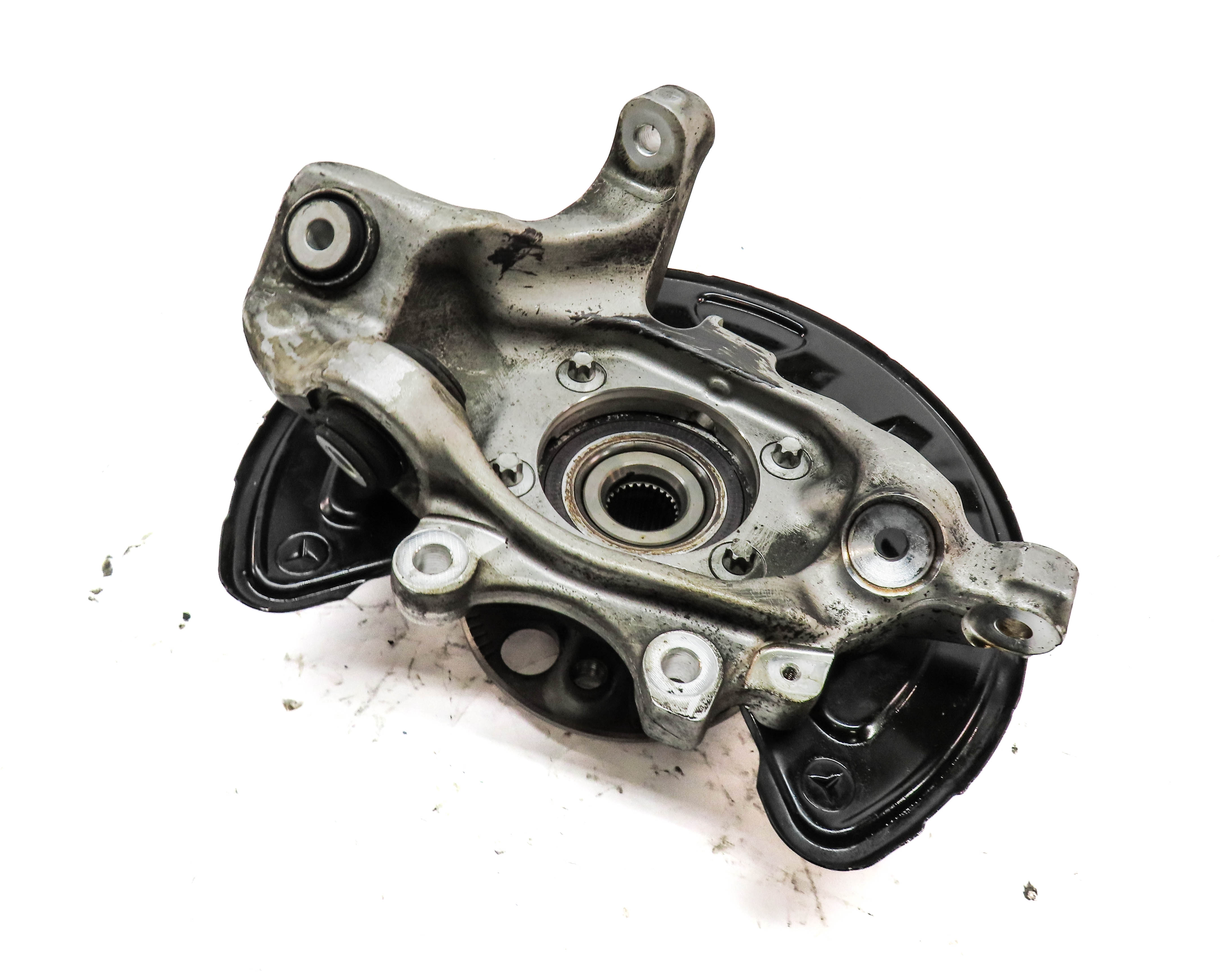 2015-2021 MERCEDES C300 C350 C400 (W205) SEDAN RIGHT REAR SPINDLE KNUCKLE HUB — exact item pictured